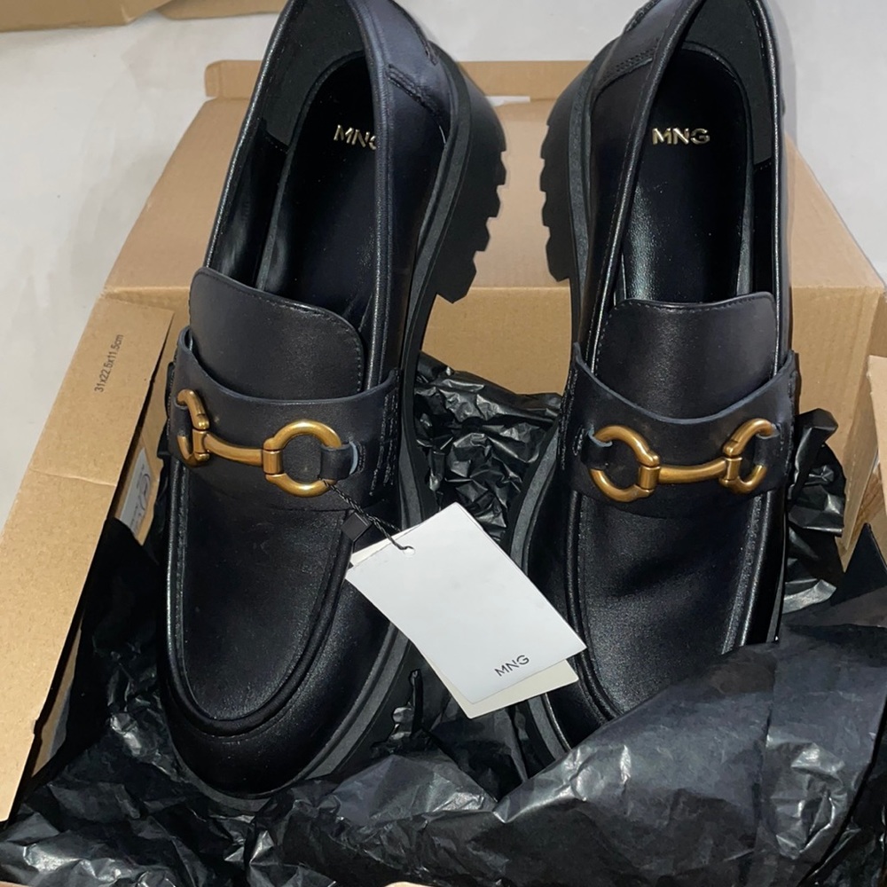 BRAND NEW MANGO LOAFERS